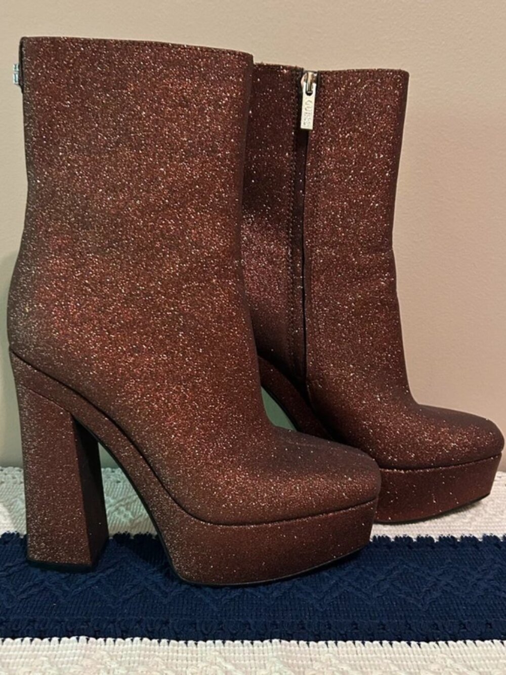 Guess boots